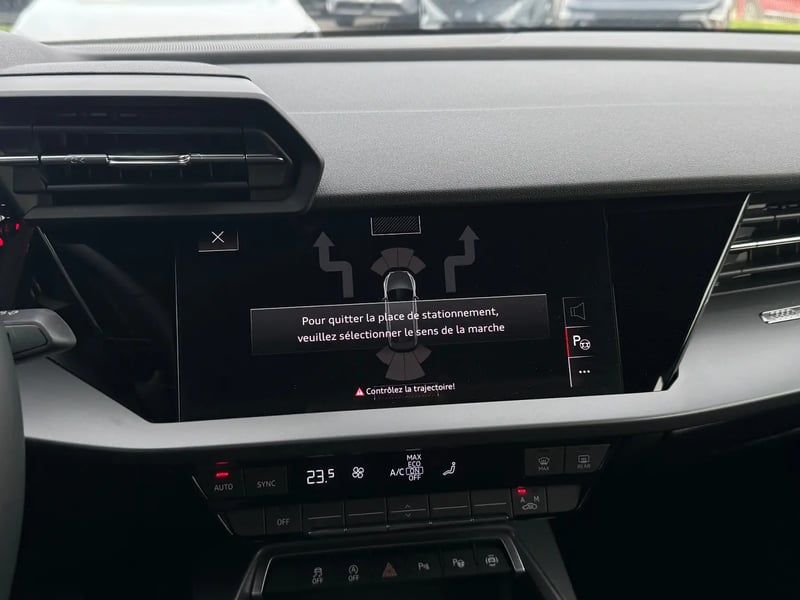 Photo de la voiture AUDI A3 BERLINE TFSI Mild Hybrid 116 S tronic 7 Design