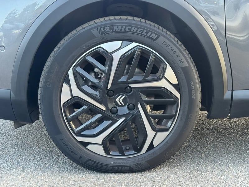 Photo de la voiture CITROEN C4 X BlueHDi 130 S&S EAT8 Max