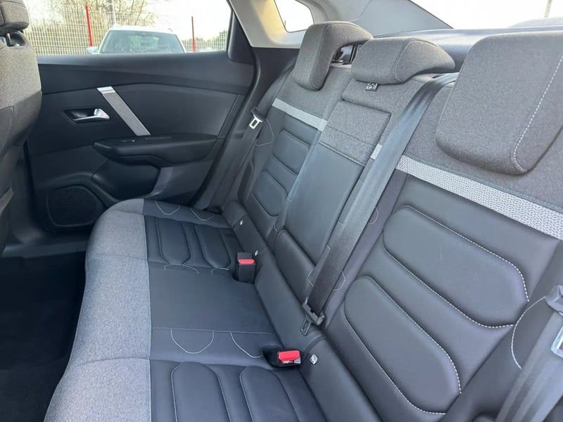 Photo de la voiture CITROEN C4 X BlueHDi 130 S&S EAT8 Max