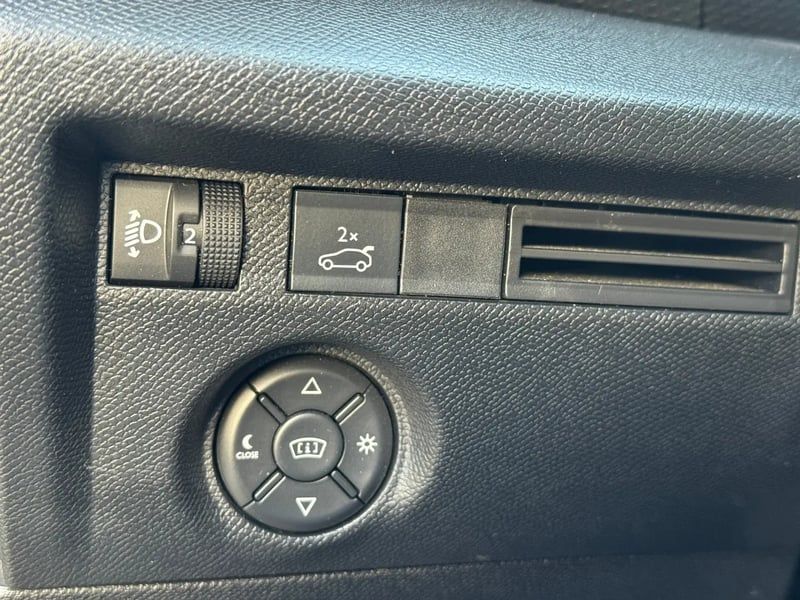 Photo de la voiture CITROEN C4 X BlueHDi 130 S&S EAT8 Max
