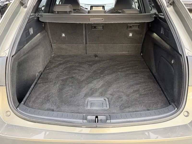 Photo de la voiture TOYOTA COROLLA TOURING SPORTS HYBRIDE 184h Design