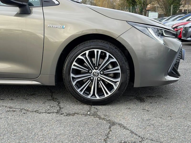 Photo de la voiture TOYOTA COROLLA TOURING SPORTS HYBRIDE 184h Design