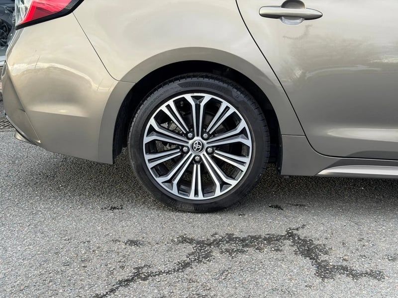 Photo de la voiture TOYOTA COROLLA TOURING SPORTS HYBRIDE 184h Design