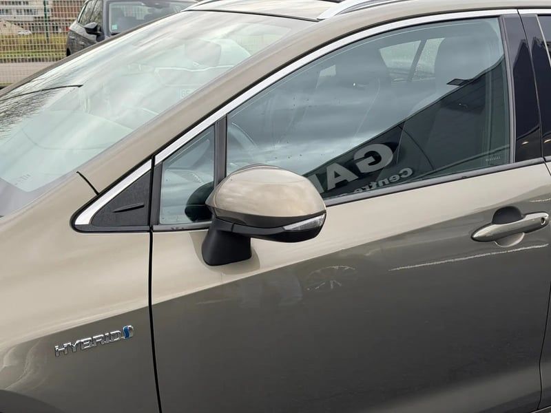 Photo de la voiture TOYOTA COROLLA TOURING SPORTS HYBRIDE 184h Design