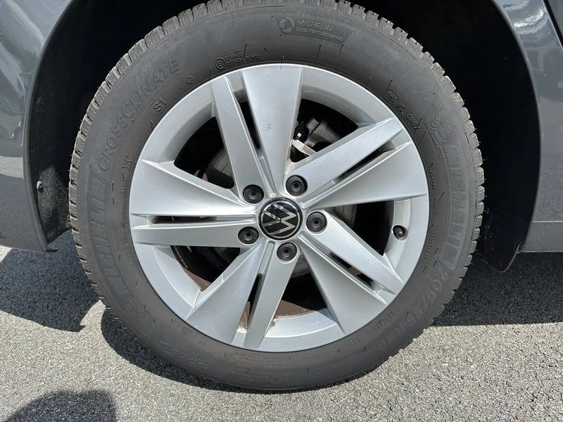 Photo de la voiture VOLKSWAGEN GOLF 1.0 TSI OPF 110 BVM6 Life Plus