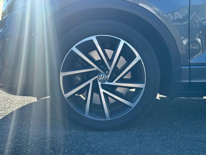 Photo de la voiture VOLKSWAGEN T-ROC 2.0 TSI 300 Start/Stop DSG7 4Motion R