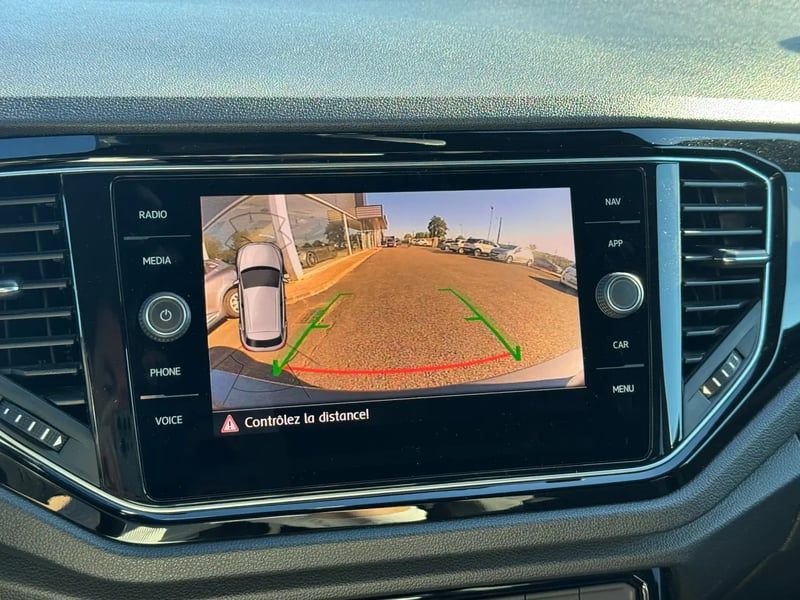 Photo de la voiture VOLKSWAGEN T-ROC 2.0 TSI 300 Start/Stop DSG7 4Motion R