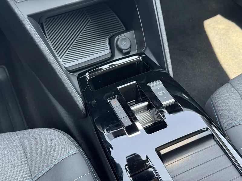 Photo de la voiture CITROEN C4 X BlueHDi 130 S&S EAT8 Max