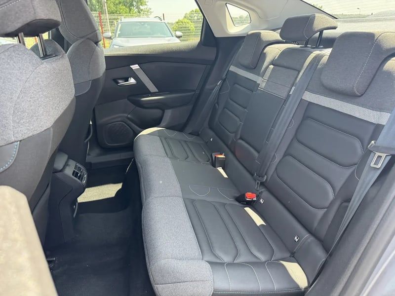 Photo de la voiture CITROEN C4 X BlueHDi 130 S&S EAT8 Max