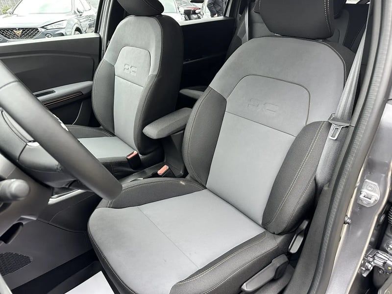 Photo de la voiture DACIA JOGGER ECO-G 100 5 places GSR2 Extreme +