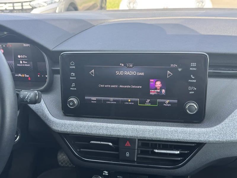 Photo de la voiture SKODA SCALA 1.0 TSI Evo 2 116 ch DSG7 Selection