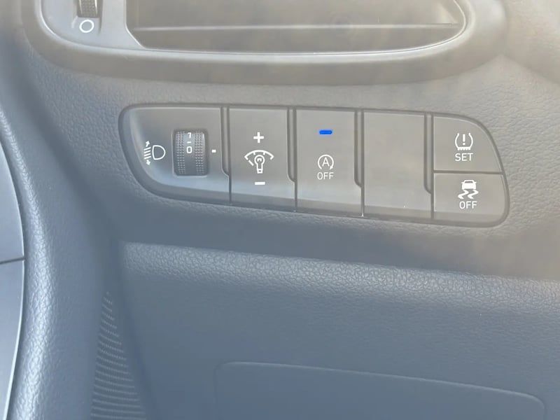 Photo de la voiture HYUNDAI i30 i301.0 T-GDi 120ch Hybrid 48V Creative DCT-7