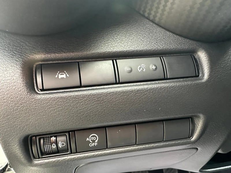 Photo de la voiture NISSAN JUKE DIG-T 114 N-Connecta