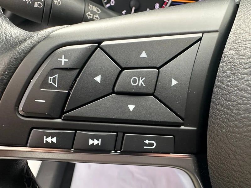 Photo de la voiture NISSAN JUKE DIG-T 114 N-Connecta