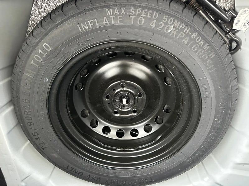 Photo de la voiture NISSAN JUKE DIG-T 114 N-Connecta