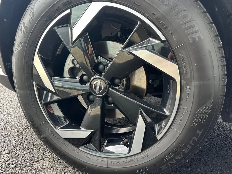 Photo de la voiture NISSAN JUKE DIG-T 114 N-Connecta