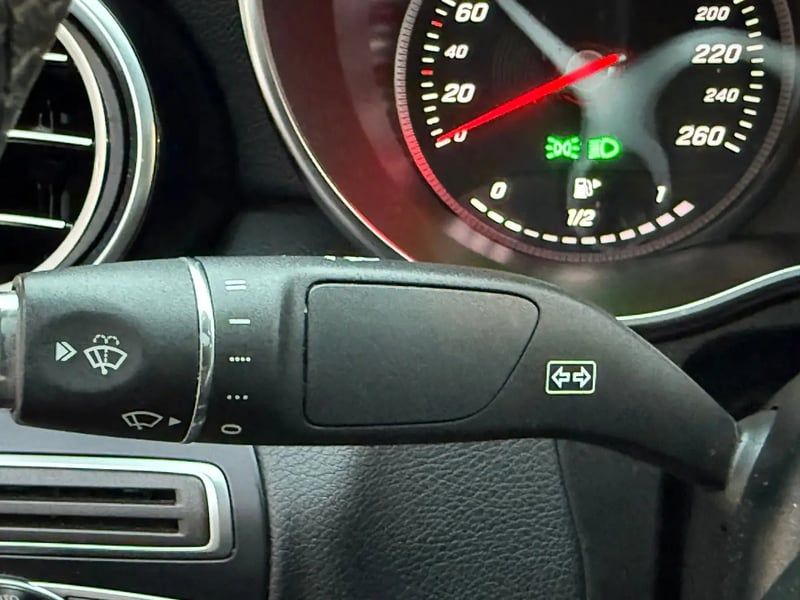 Photo de la voiture MERCEDES CLASSE C COUPE 220 d 9G-Tronic Sportline