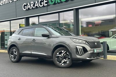 Photo de présentation de la voiture PEUGEOT 2008 Hybrid 145 e-DCS6 GT