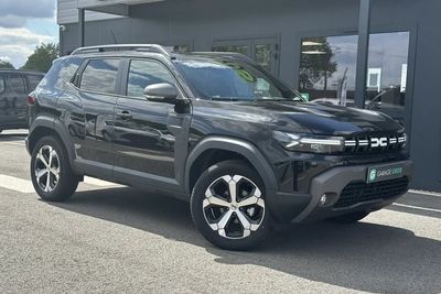 Photo de présentation de la voiture DACIA DUSTER Mild Hybrid 130 4x4 Journey