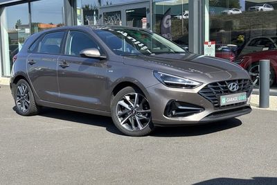 Photo de présentation de la voiture HYUNDAI i30 i301.0 T-GDi 120ch Hybrid 48V Creative DCT-7